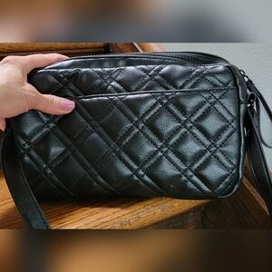 TAHARI Ladies Medium Black quilted Shoulder Crossbody Bag adjustable str…